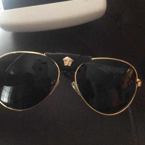 new excellent quality .. Versace Medusa.. - Picture 4 of 8